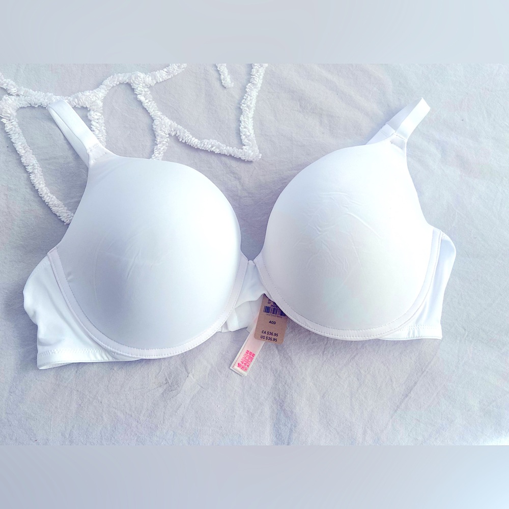 40/D VS wear everywhere bra. New with tags